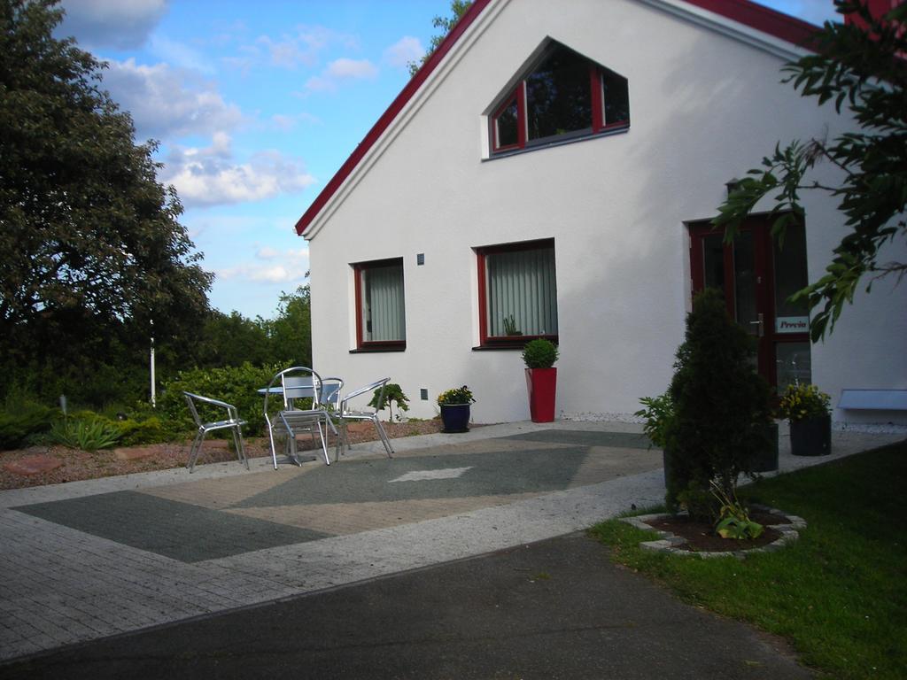 Solrosen I Simrishamn - Oesterlen Εξωτερικό φωτογραφία